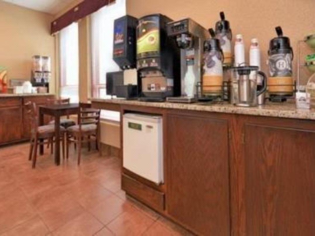 Econo Lodge Inn & Suites Wisconsin Dells Eksteriør billede