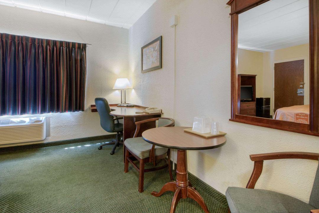 Econo Lodge Inn & Suites Wisconsin Dells Eksteriør billede