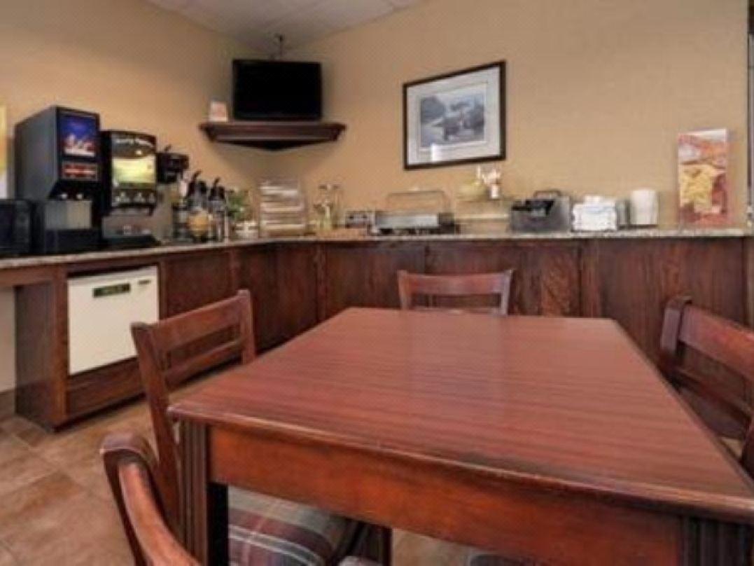 Econo Lodge Inn & Suites Wisconsin Dells Eksteriør billede